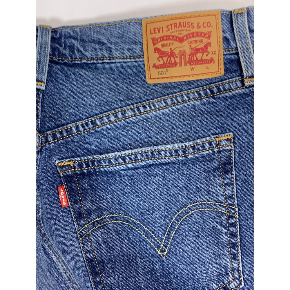 Levi’s 501 Women’s Shorts W29 Blue Denim Mid Thigh Button Fly Raw Frayed Hem - Picture 9 of 15